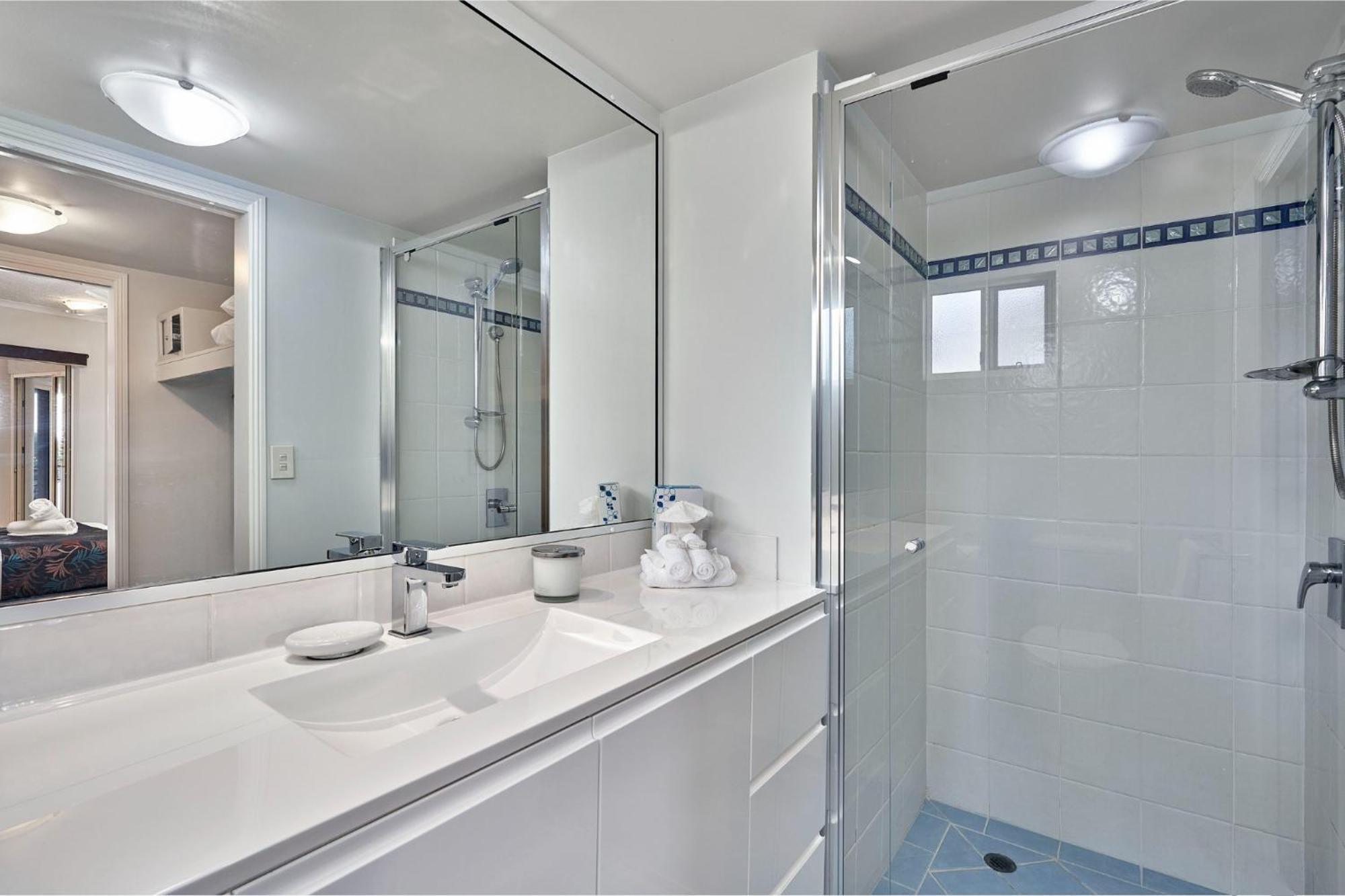 North Cove Waterfront Suites Cairns Eksteriør bilde